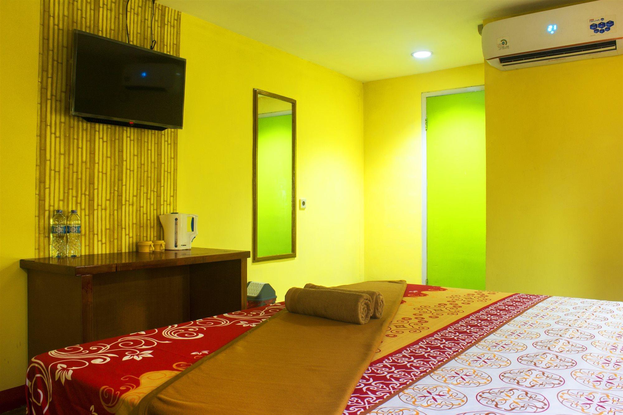 New Priok Indah Syariah Hotel Jakarta Exterior foto